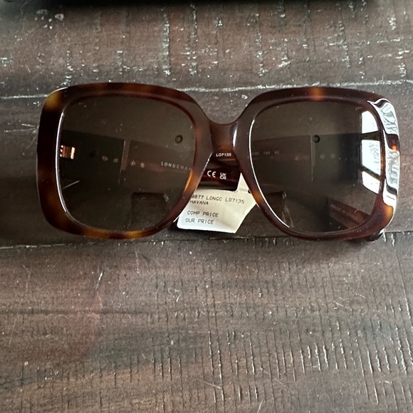 Longchamp Tortoise Sunglasses with Green Case - Picture 4 of 4
